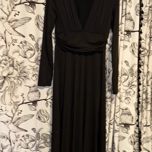 2 black holiday dresses: 1 long and one hits at knee - Picture 3 of 9